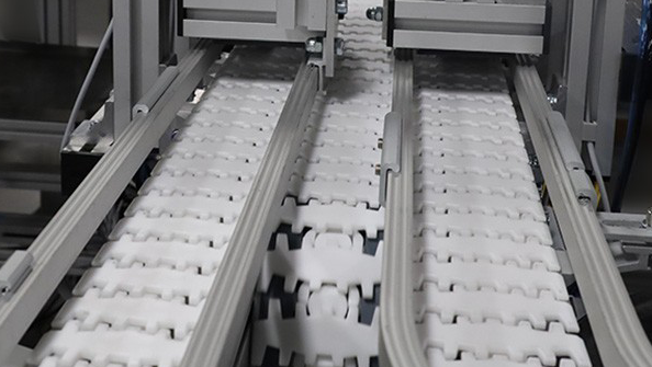 柔性链板输送机.png 柔性链板输送机.png