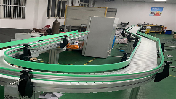 柔性链板输送机：核心技术特点与行业应用解析